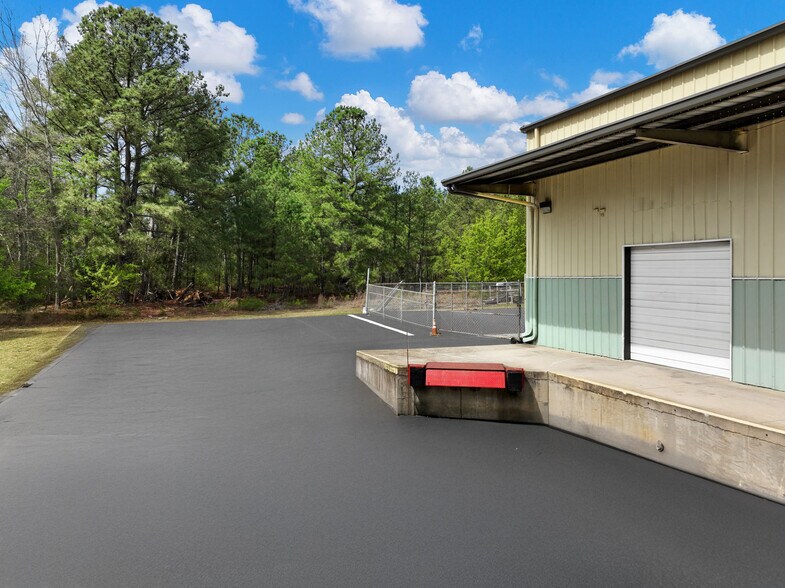 More Photos Of 1225 Royal Dr, Conyers Warehouse For Lease