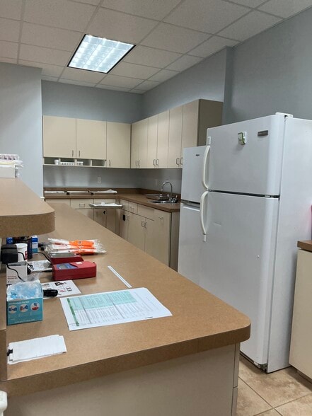 More Photos Of 1383 Providence Rd, Brandon Medical For Sale