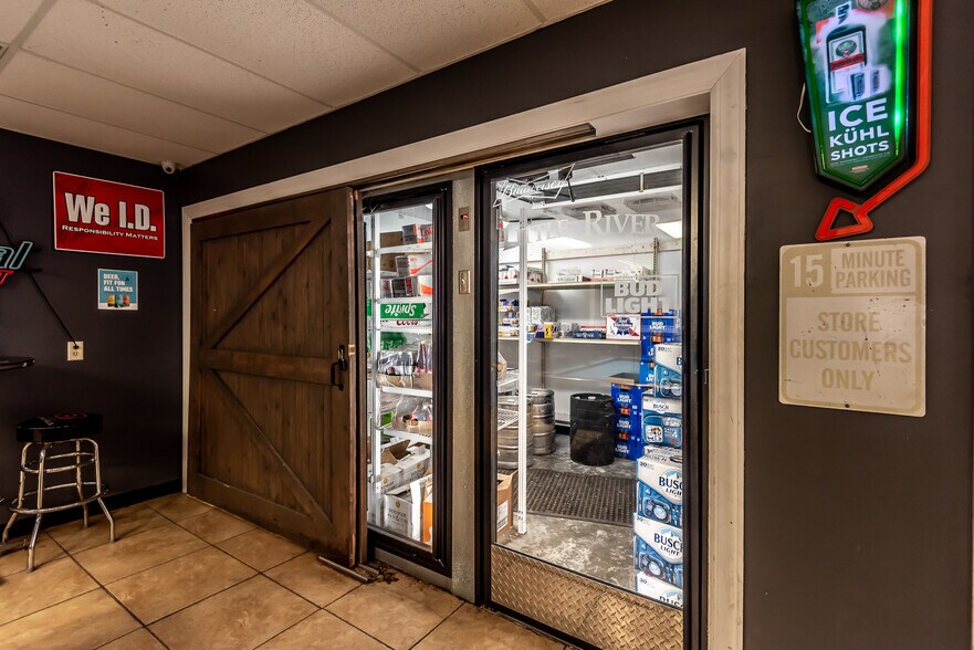 More Photos Of 5527 Oregonia Rd, Oregonia Restaurant For Sale