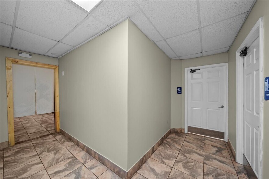 More Photos Of 111 Middleton Way, Greer Restaurant For Sale