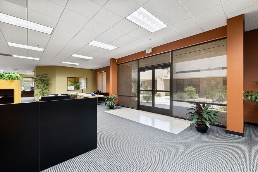 More Photos Of 550 S Paseo Dorotea, Palm Springs Medical For Sale