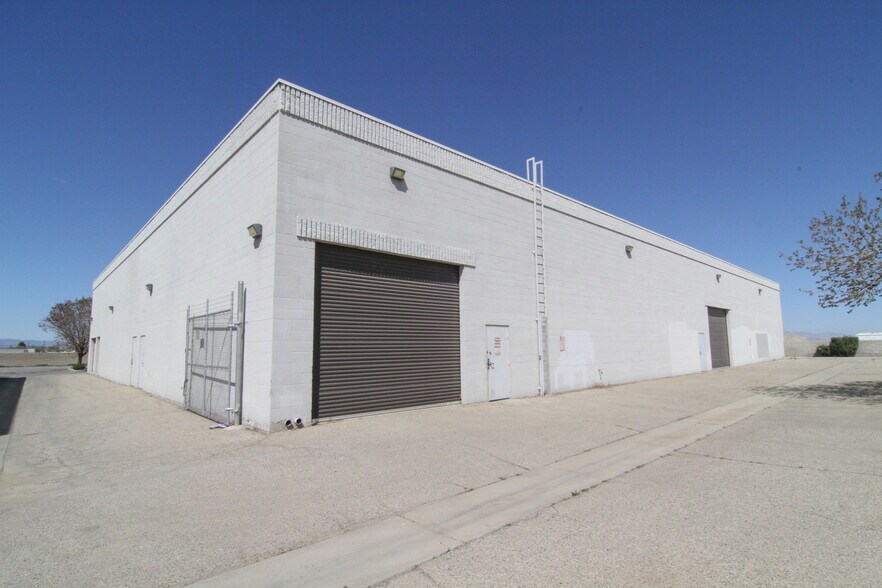 More Photos Of 45440 Trevor Ave, Lancaster Warehouse For Sale