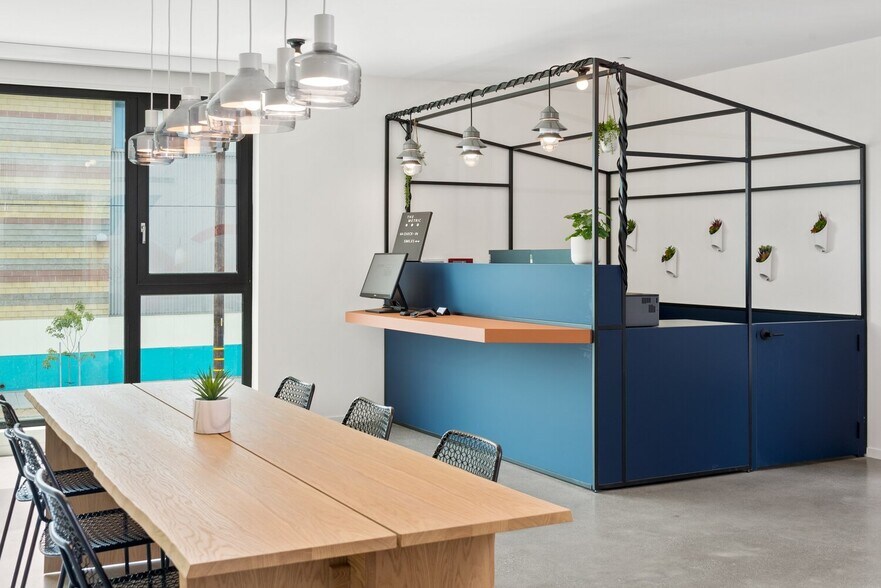 More Photos Of 285 Lucas Ave, Los Angeles Hotel For Sale