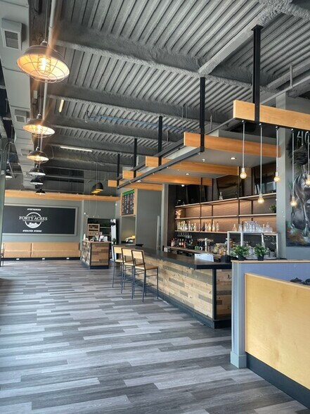 More Photos Of 1059 Wealthy St SE, Grand Rapids Apartments For Lease