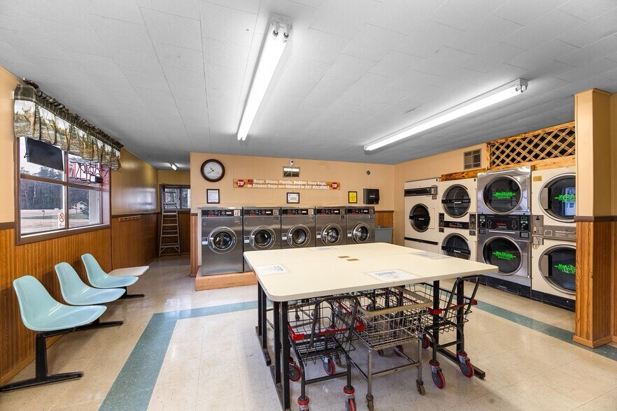 More Photos Of 8083 Highway 70 E, Saint Germain Hotel For Sale