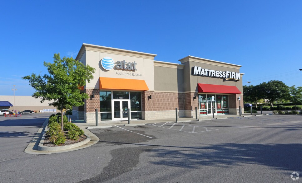 More Photos Of 1920 Eastern Blvd, Montgomery Storefront For Lease