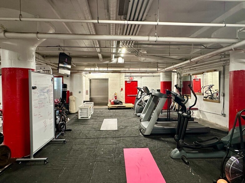 More Photos Of 1729 N 2nd St, Minneapolis Flex For Lease