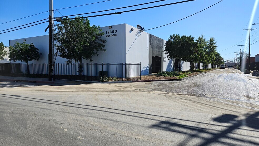 More Photos Of 12350 Montague St, Pacoima Light Manufacturing For Sale