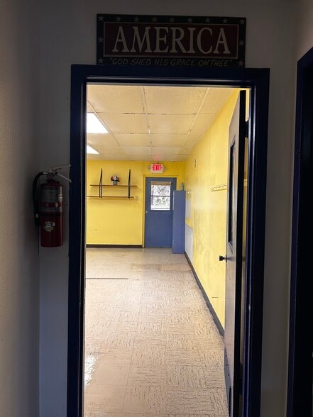 More Photos Of 1407 Blackburn Dr, Pasadena Office For Sale