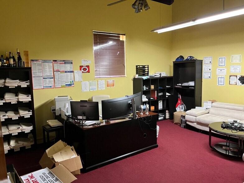 More Photos Of 123 N 10th Ave, Melrose Park Warehouse For Lease