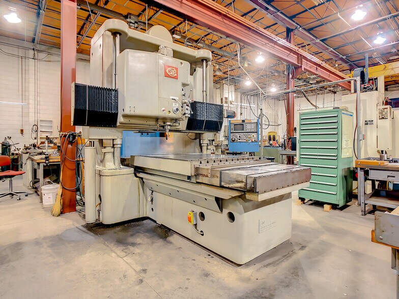 More Photos Of 11625 N 54th St, Clearwater Manufacturing For Sale