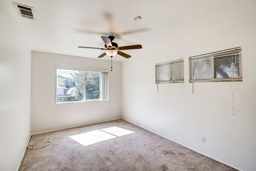 More Photos Of 2371 Mentone Ave, Mentone Apartments For Sale