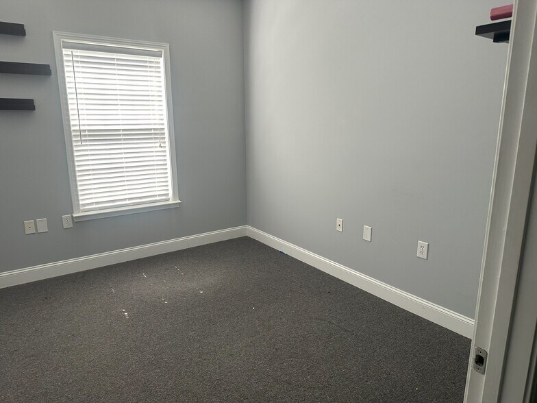 More Photos Of 405-407 Parker Ivey Dr, Greenville Medical For Lease