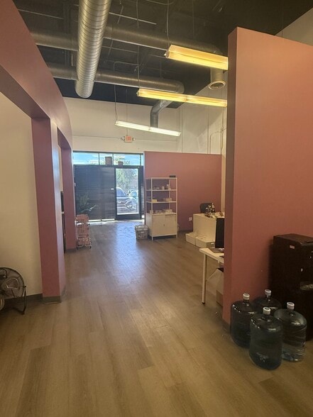 More Photos Of 2610 E Mohawk Ln, Phoenix Warehouse For Sale