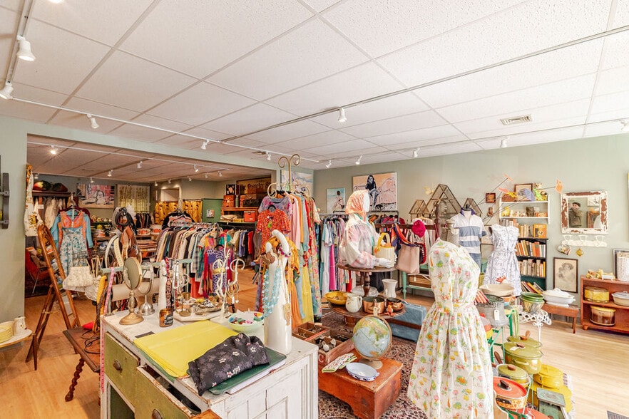 More Photos Of 14 Railroad St, Great Barrington General Retail For Sale