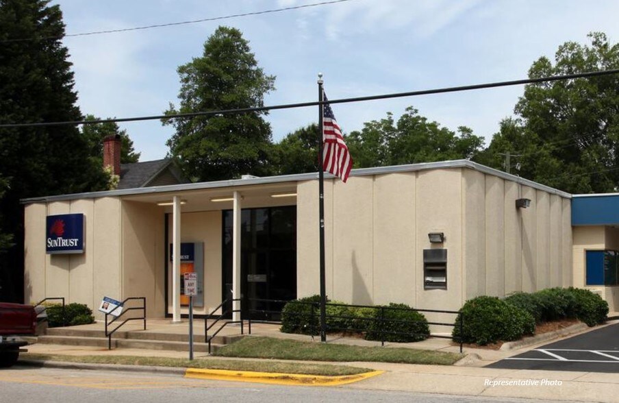 Primary Photo Of 202 S Salem St, Apex Bank For Sale