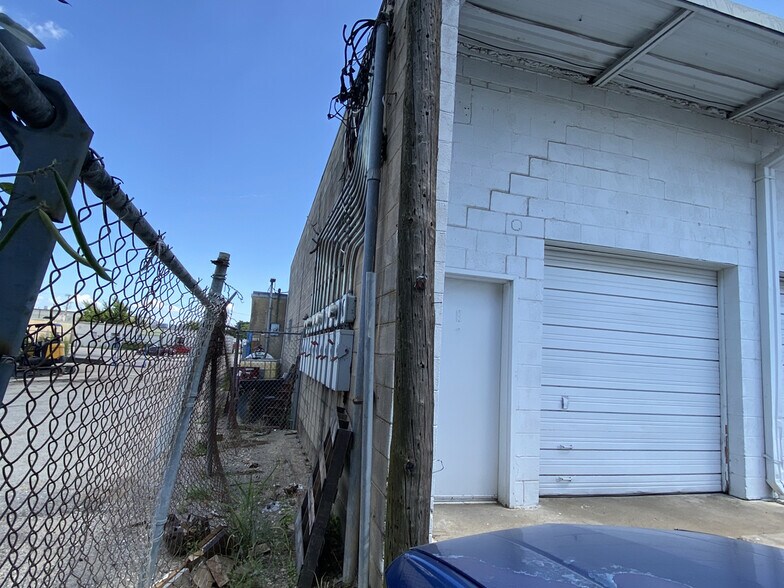 More Photos Of 4309 Action St, Garland Service For Sale