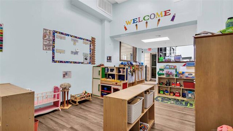 More Photos Of 4379 Highway 7 W, Sulphur Daycare Center For Sale