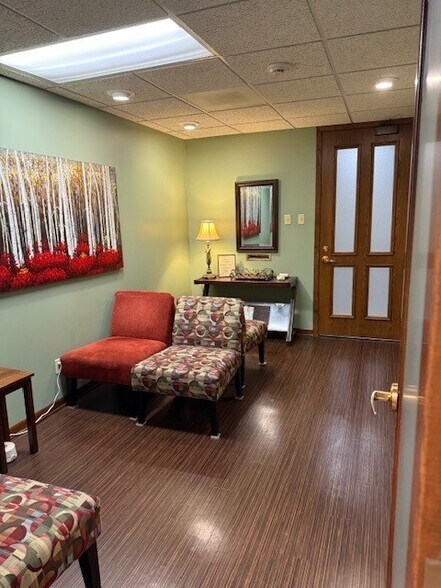 More Photos Of 8330-8350 Meadow Rd, Dallas Office For Sale