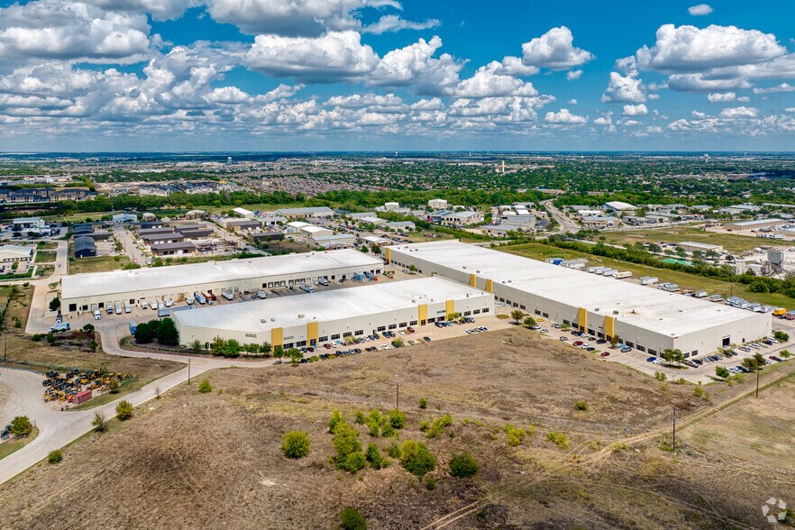 More Photos Of 2251 Picadilly Dr, Austin Warehouse For Lease