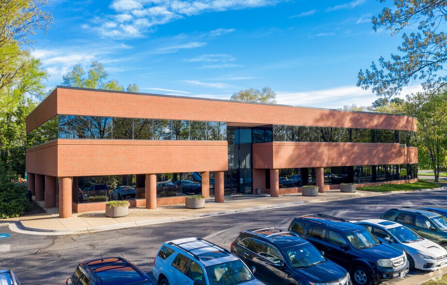 Primary Photo Of 901 Moorefield Park Dr, Richmond Office For Lease