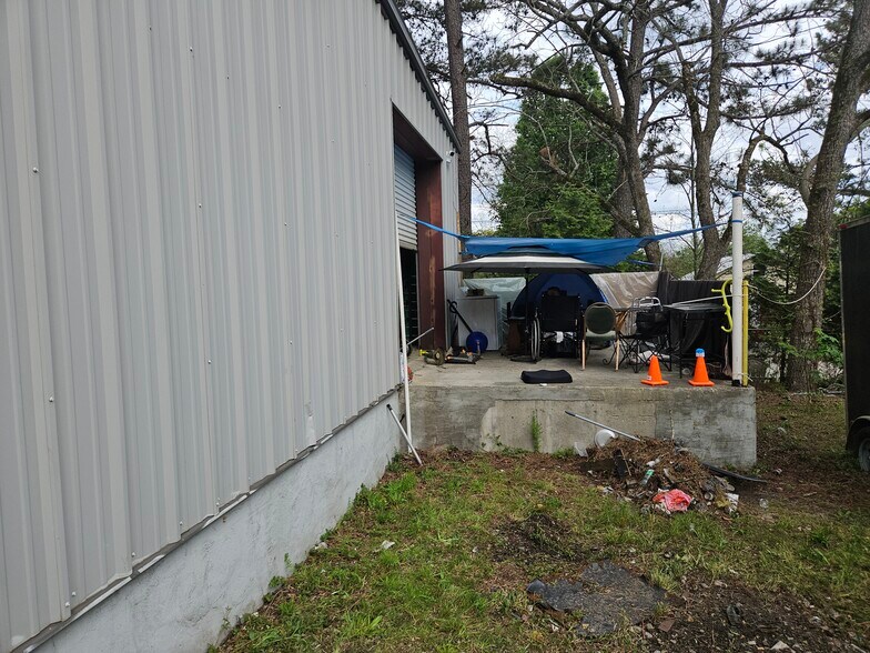 More Photos Of 2433 Lake Rockaway Rd, Conyers Warehouse For Sale