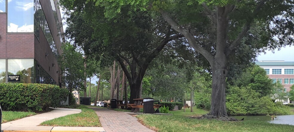 More Photos Of 12425 28th St N, Saint Petersburg Office For Lease
