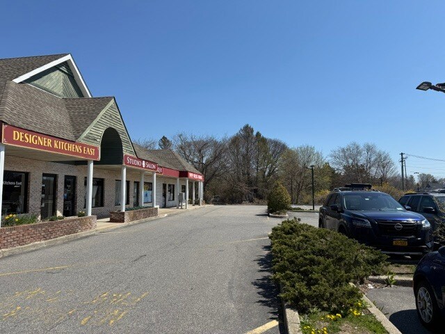 More Photos Of 55 Sound Ave, Mattituck General Retail For Lease