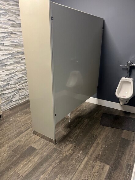 More Photos Of 5201 Old Poole Rd, Raleigh Light Manufacturing For Lease