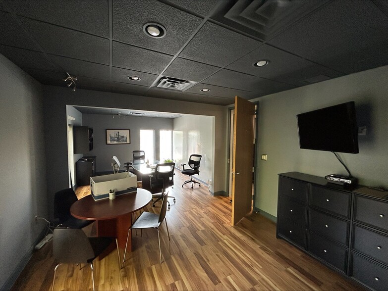 More Photos Of 9301 Calumet Ave, Munster Office Residential For Lease