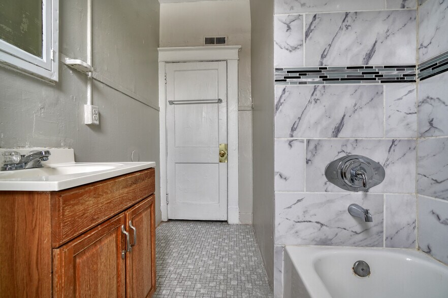 More Photos Of 2107-2111 Park Ave, Baltimore Apartments For Sale