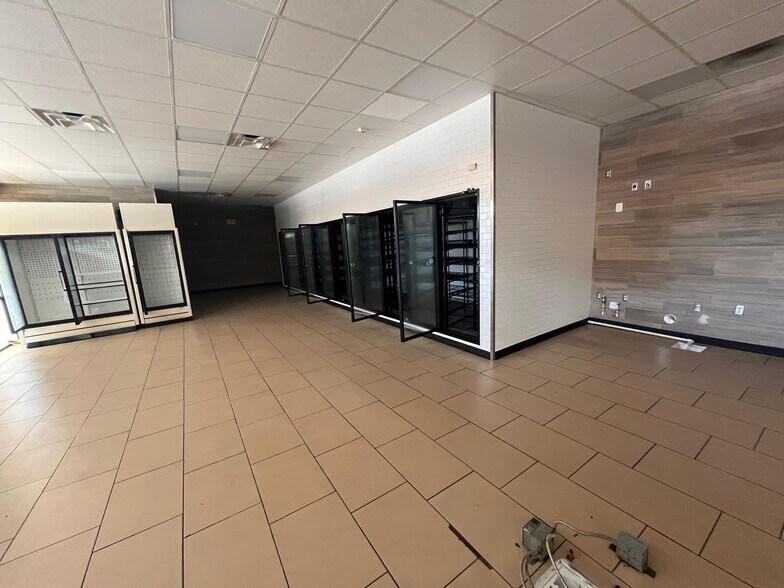 More Photos Of 2380 John F Kennedy Blvd, Jersey City Convenience Store For Sale