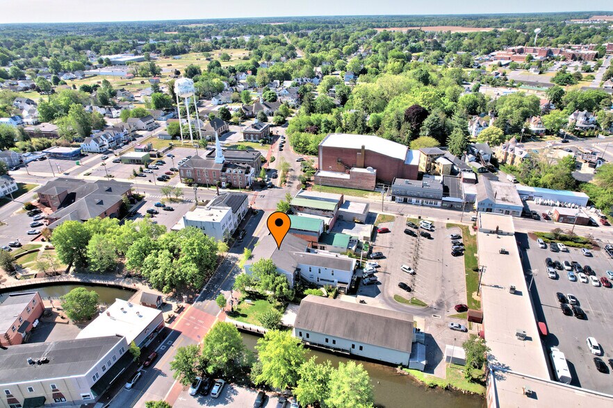 More Photos Of 10 S Walnut St, Milford Restaurant For Sale
