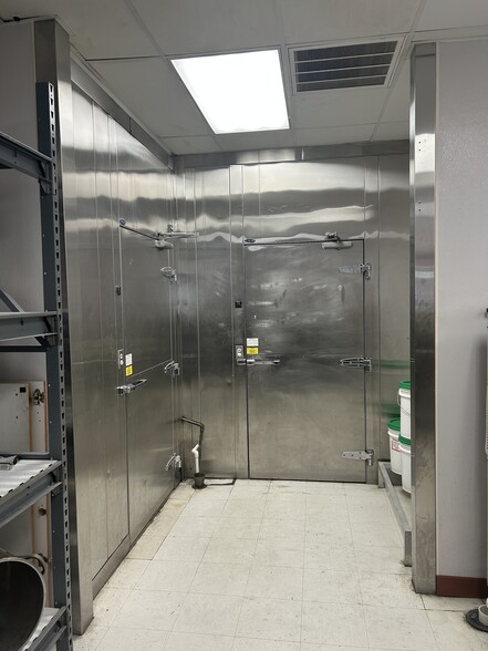 More Photos Of 5 Horton Pl, Topsham Restaurant For Lease