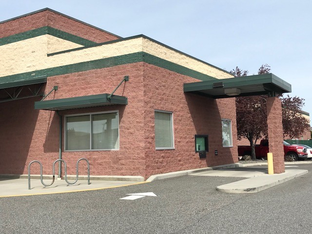 Primary Photo Of 1410 W 27th Ave, Kennewick Storefront For Lease