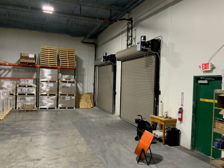 More Photos Of 2890 Market Loop, Southlake Light Manufacturing For Sale