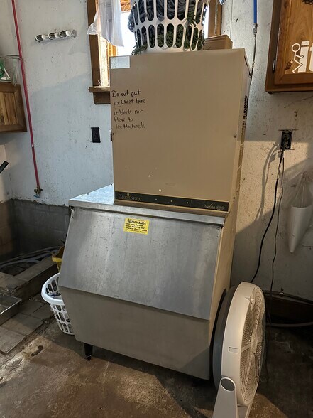 More Photos Of 271 Barker Rd, Oswego Restaurant For Sale