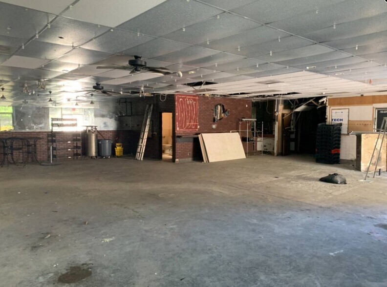 More Photos Of 27713 Jefferson Ave, Temecula General Retail For Sale