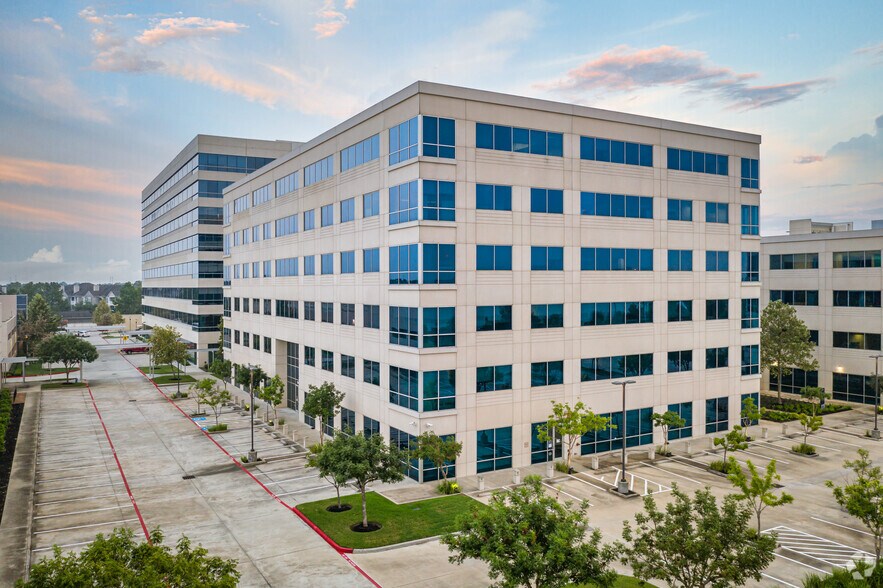 More Photos Of 10603 W Sam Houston Pky N, Houston Unknown For Lease