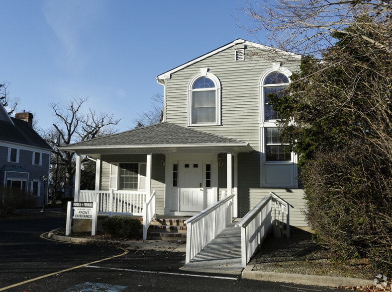 More Photos Of 615 Main St, Toms River Office For Sale