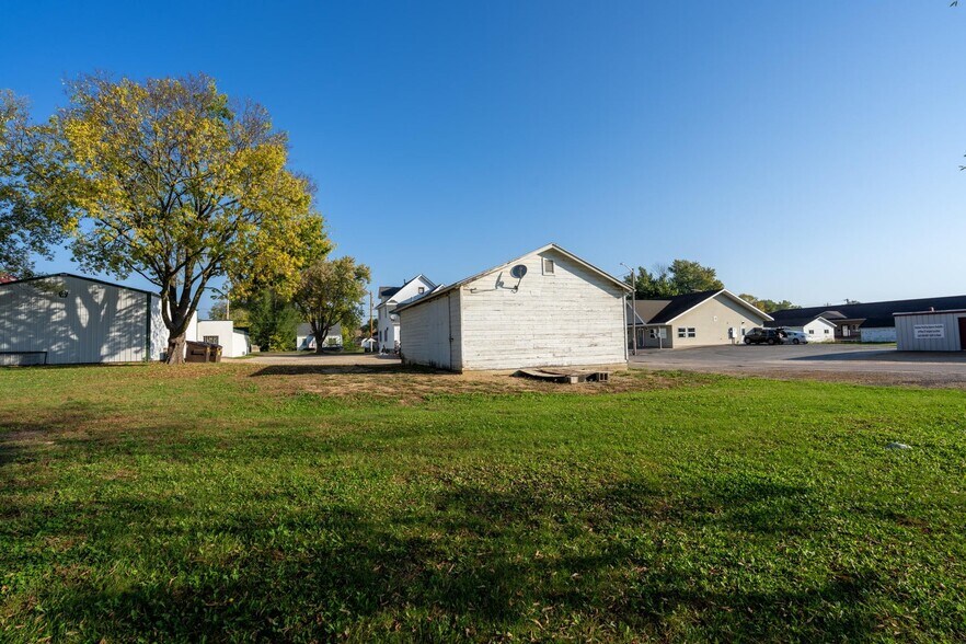 More Photos Of 507 W Wisconsin St, Sparta Flex For Sale