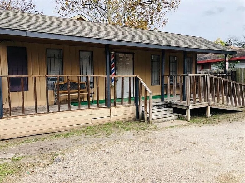 Primary Photo Of 6516 W Montgomery Rd, Houston Freestanding For Lease