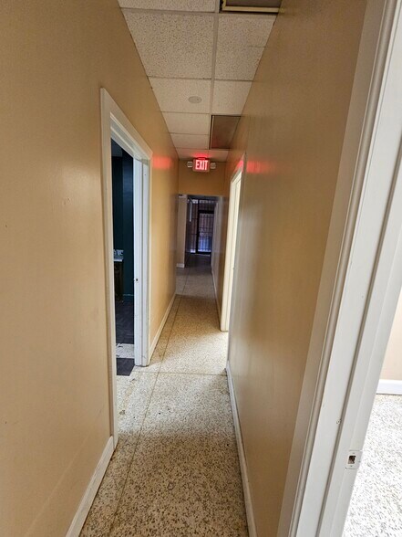 More Photos Of 8300 Homestead Rd, Houston Office For Sale