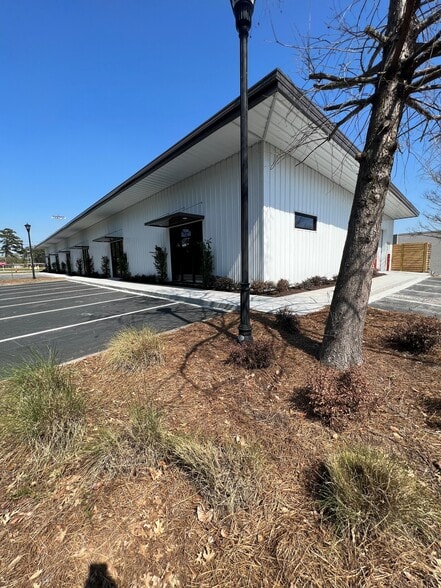 More Photos Of 1217 Remount Rd, North Charleston Warehouse For Lease