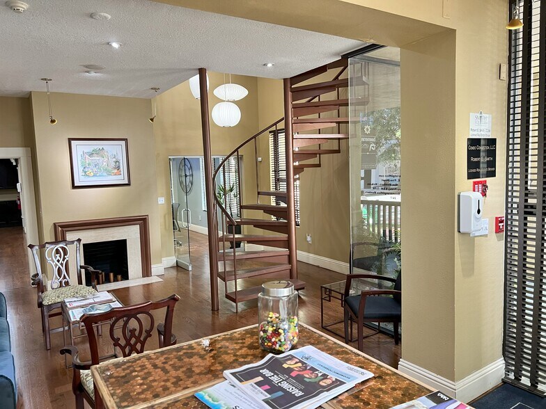 More Photos Of 350 E Pine St, Orlando Coworking Space