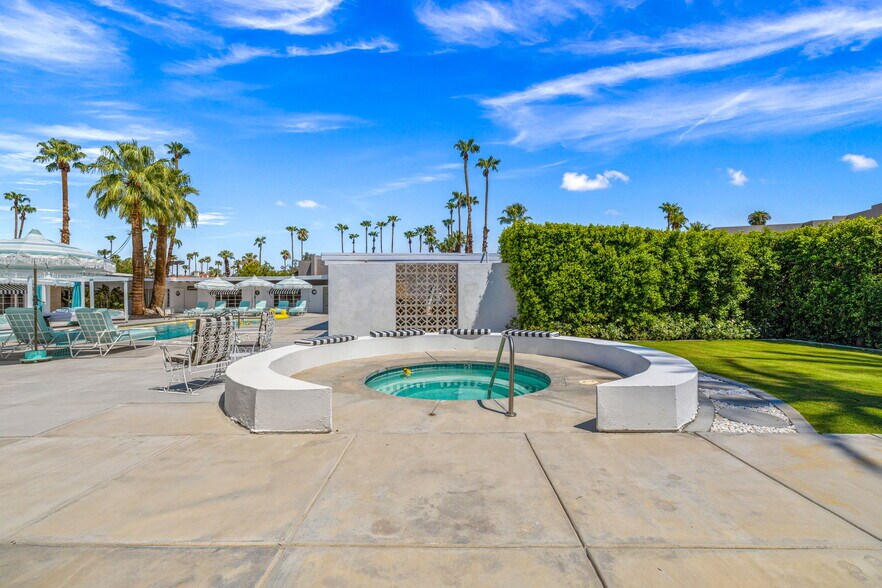 More Photos Of 120 W Vereda Sur, Palm Springs Hotel For Sale