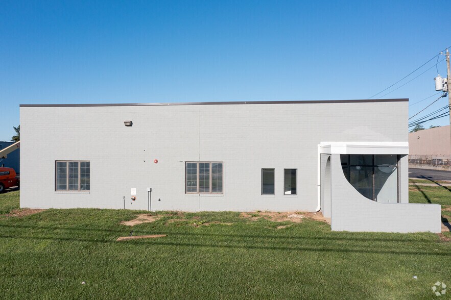 More Photos Of 809 Hylton Rd, Pennsauken Flex For Sale