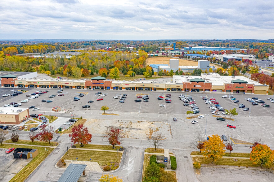 More Photos Of 3175 W 3rd St, Bloomington Unknown For Lease