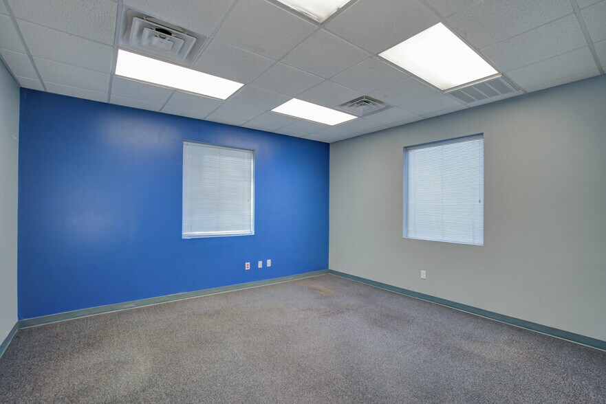 More Photos Of 4210 E Main Ave, Alton Office For Sale
