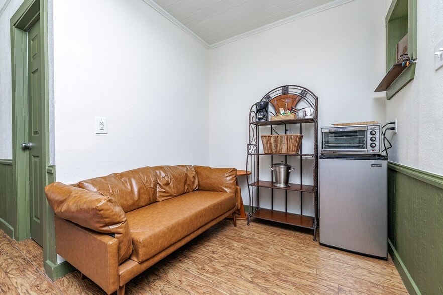 More Photos Of 20290 Playland Park, Christoval Hotel For Sale